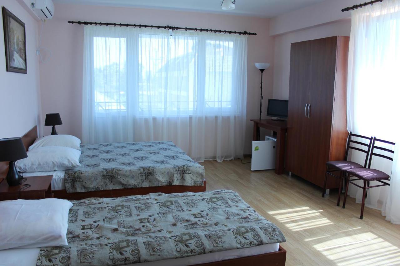 Guest House Zvanba Gagry Exterior photo