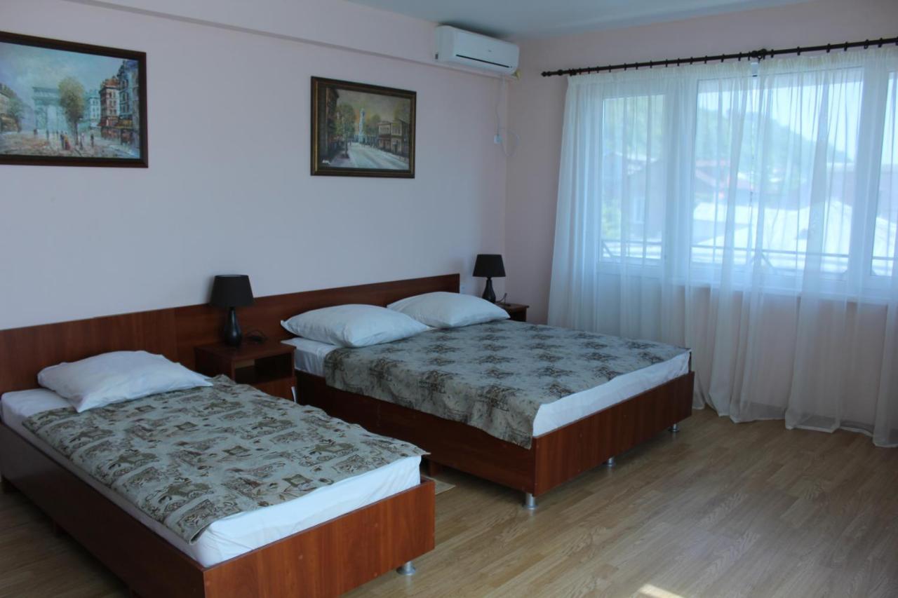 Guest House Zvanba Gagry Exterior photo