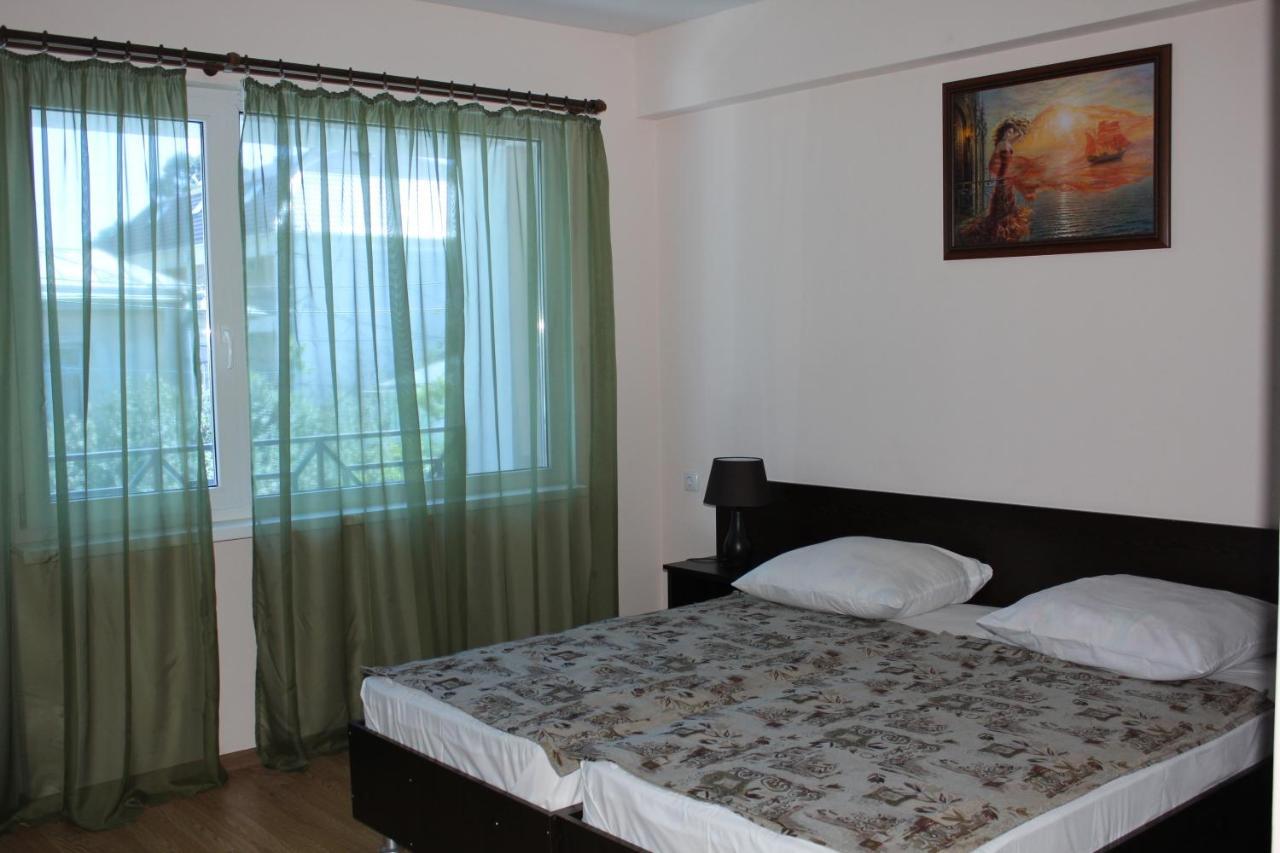 Guest House Zvanba Gagry Exterior photo